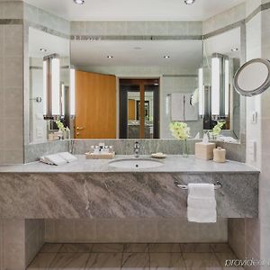 Grand Superior King Room